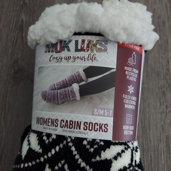 Muk Luks Women's Black and White Cabin Socks Small/Medium 5-7 - Picture 3 of 4
